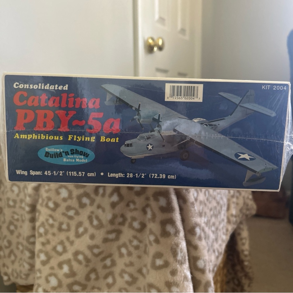 Catalina PBY-5a Amphibious Flying Boat Model Kit - New- Sealed - Picture 4 of 10